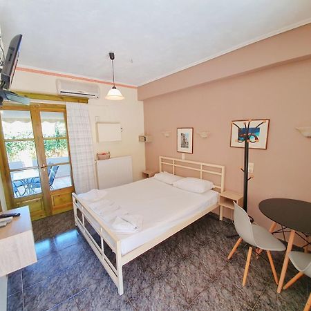 Alexaria Holidays Apartments Frinion Luaran gambar